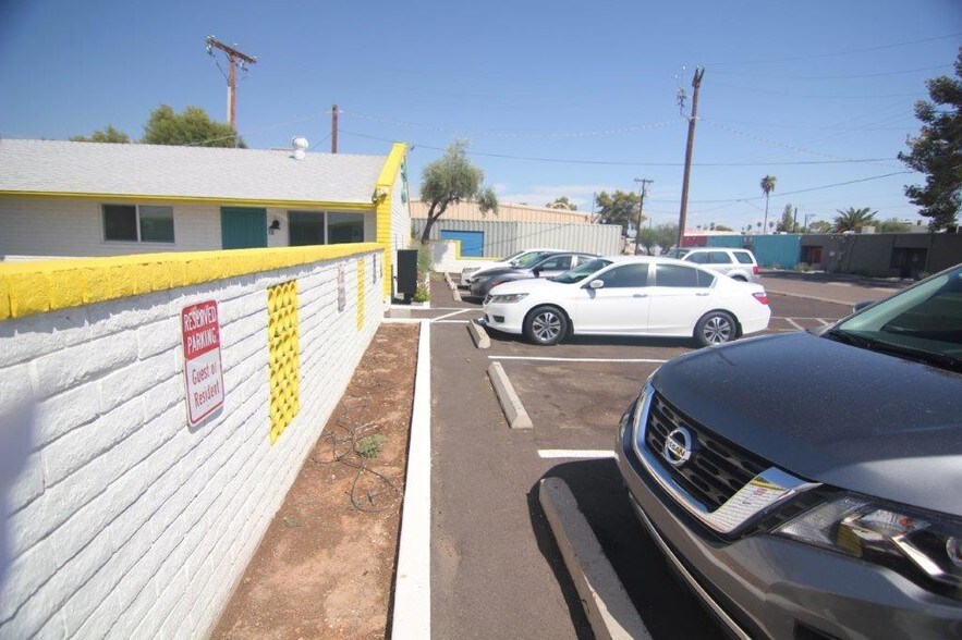 More Photos Of 718 W Hazelwood St, Phoenix Apartments For Sale