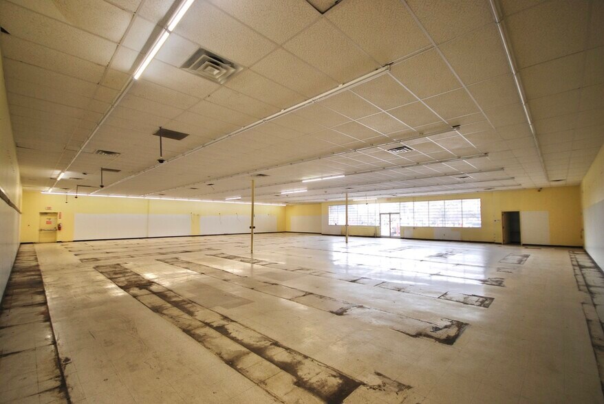 More Photos Of 224 N Royal St, Jackson General Retail For Sale