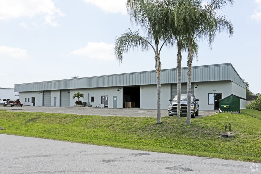 Primary Photo Of 1598 Apex Rd, Sarasota Warehouse For Sale