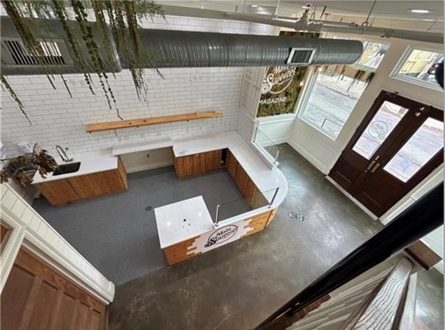 More Photos Of 5808 Magazine St, New Orleans General Retail For Lease