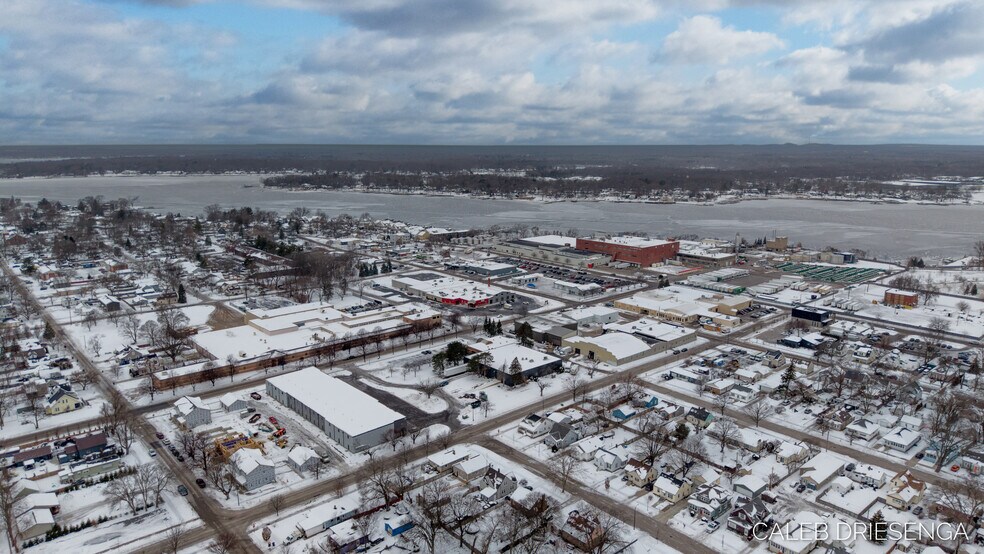 More Photos Of 460 Cleveland Ave, Holland Self Storage For Sale