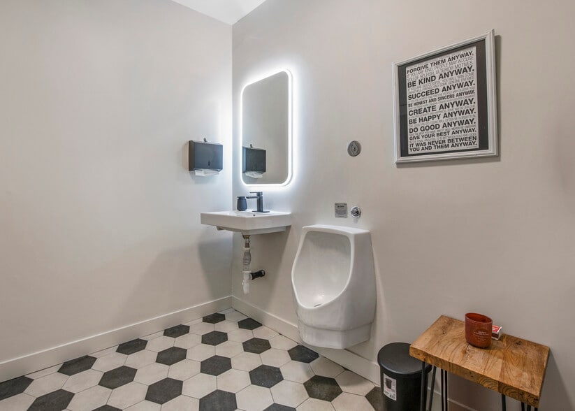 More Photos Of 179-181 Culver Blvd, Playa Del Rey Office Residential For Sale