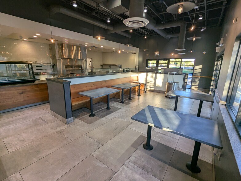 More Photos Of 12848 Day St, Moreno Valley Freestanding For Lease