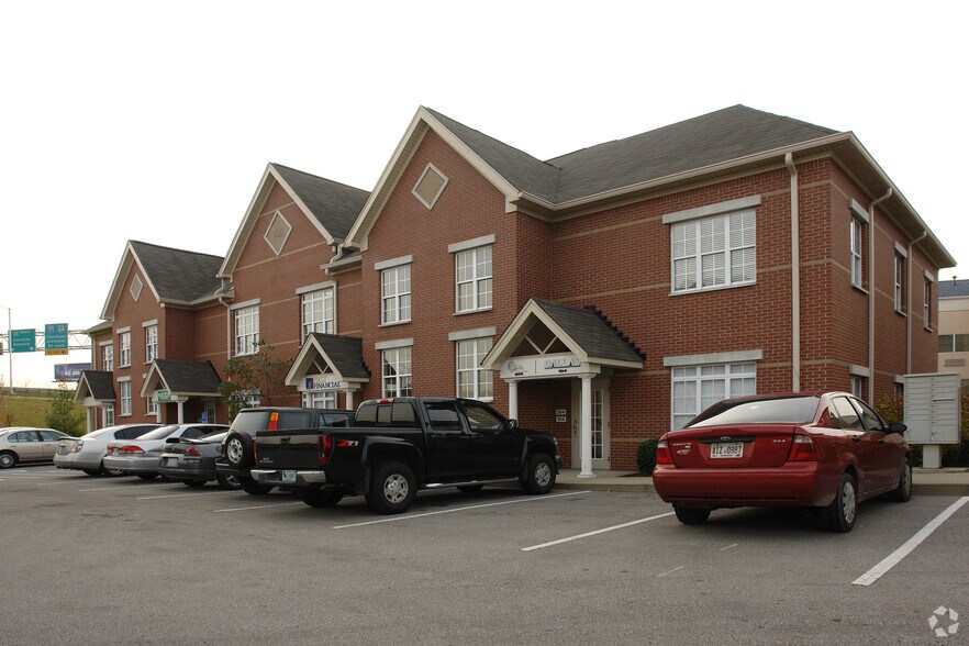 More Photos Of 601 N Shore Dr, Jeffersonville Medical For Sale