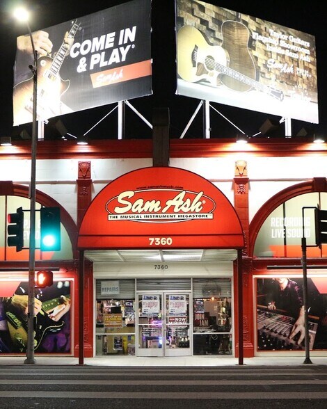 More Photos Of 7360 W Sunset Blvd, Los Angeles Freestanding For Sale