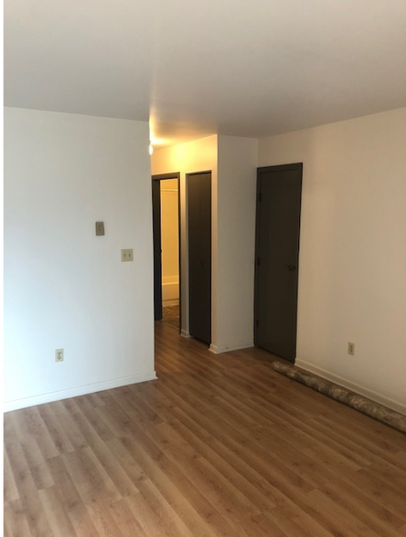 More Photos Of 1320 Imperial Ct, Troy Apartments For Sale