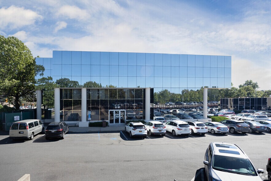 More Photos Of 1103 Stewart Ave, Garden City Medical For Lease