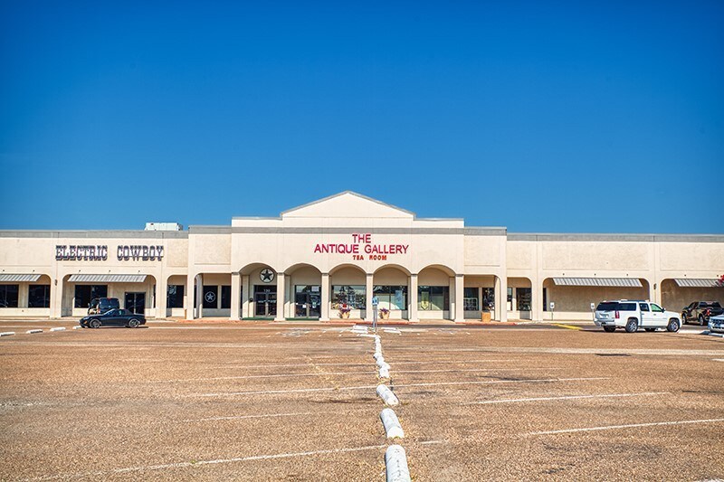 More Photos Of 1165 S Stemmons Fwy, Lewisville Unknown For Lease