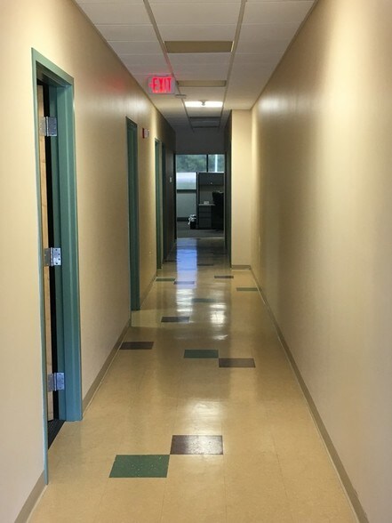 More Photos Of 3 Professional Dr, Alton Office For Lease
