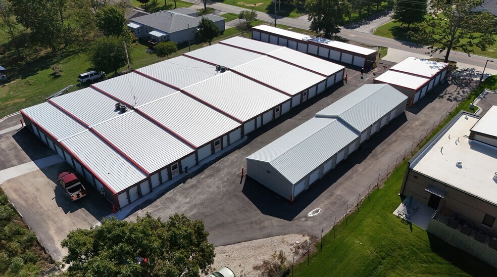 More Photos Of 1061 Banning st, Marshfield Self Storage For Sale