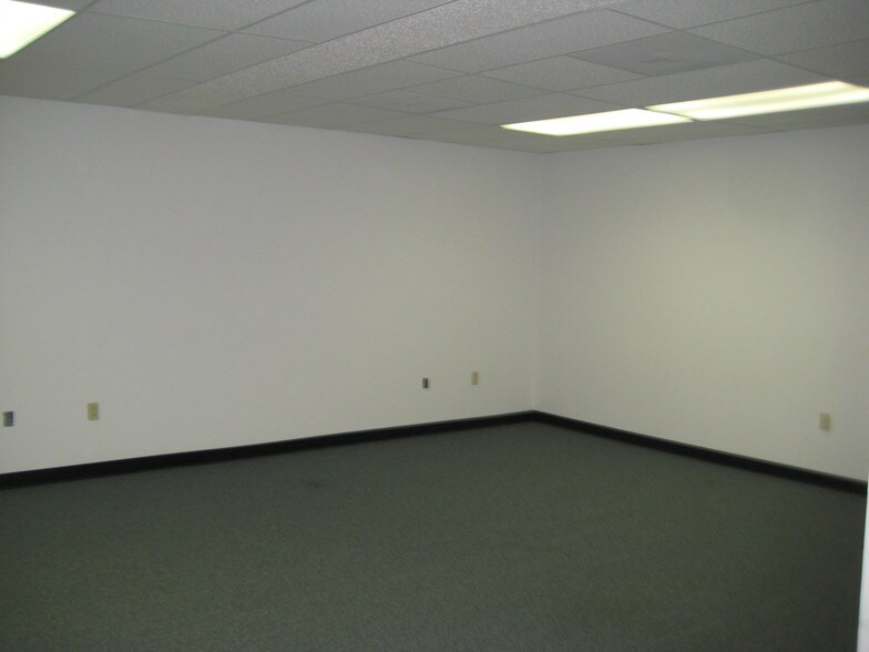 More Photos Of 1236 Jungermann Rd, Saint Peters Office For Sale