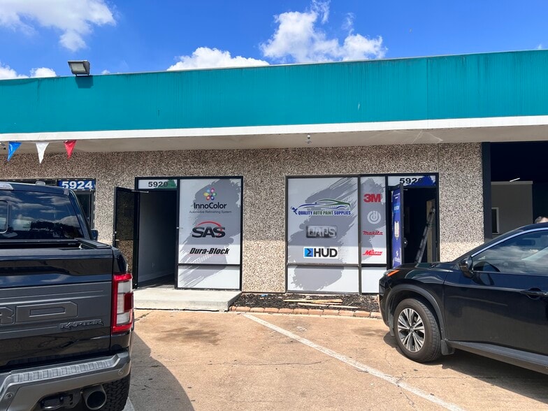 More Photos Of 5900-5928 Allday Dr, Houston Light Distribution For Lease