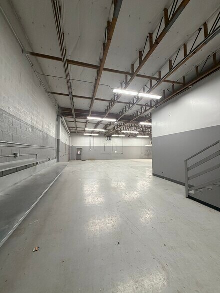 More Photos Of 257-263 W 2950 S, Salt Lk, Salt Lake City Light Manufacturing For Lease