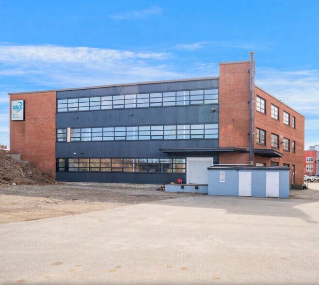 Primary Photo Of 220 Broadway, Everett Flex For Sale