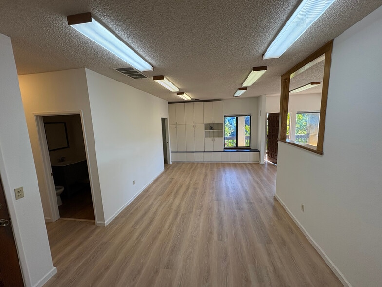 More Photos Of 302-308 Military, Benicia Medical For Sale