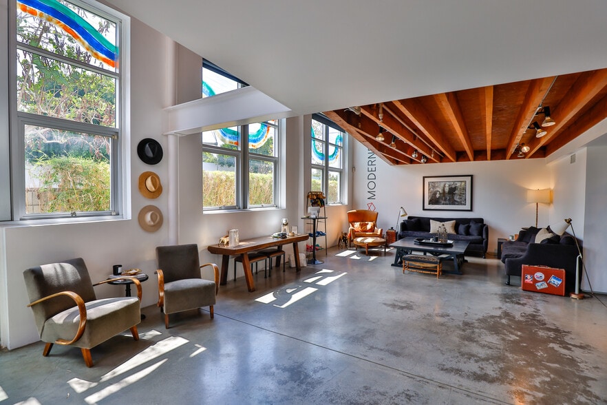 More Photos Of 2100 Abbot Kinney Blvd, Venice Office For Lease