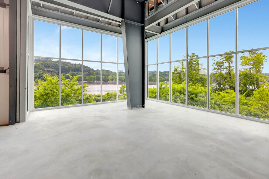 More Photos Of 2685 Riverport Rd, Chattanooga Industrial For Sale