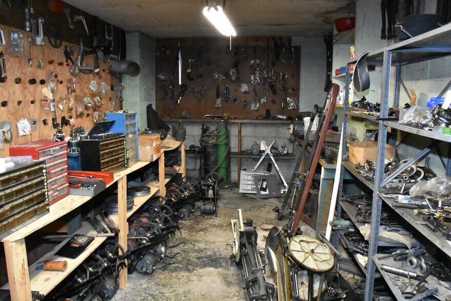 More Photos Of 11712 Hydetown Rd, Titusville Bowling Alley For Sale