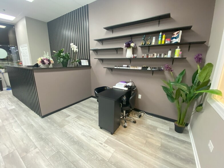 More Photos Of 2764 Aurora Ave, Naperville Unknown For Lease