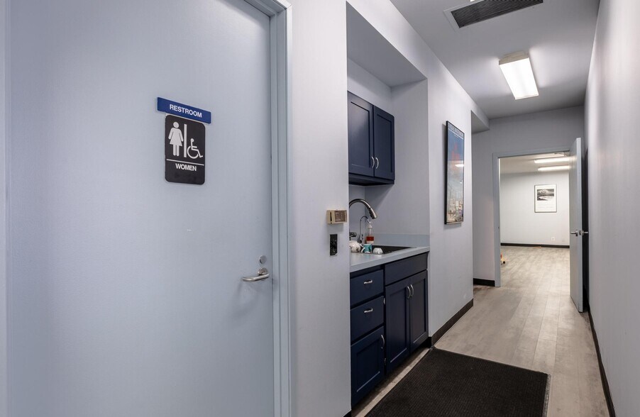 More Photos Of 22809 Lockness Ave, Torrance Warehouse For Sale