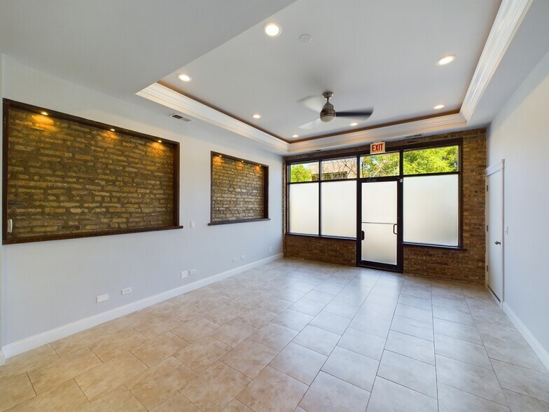 More Photos Of 2064 N Western Ave, Chicago Storefront Retail Residential For Lease