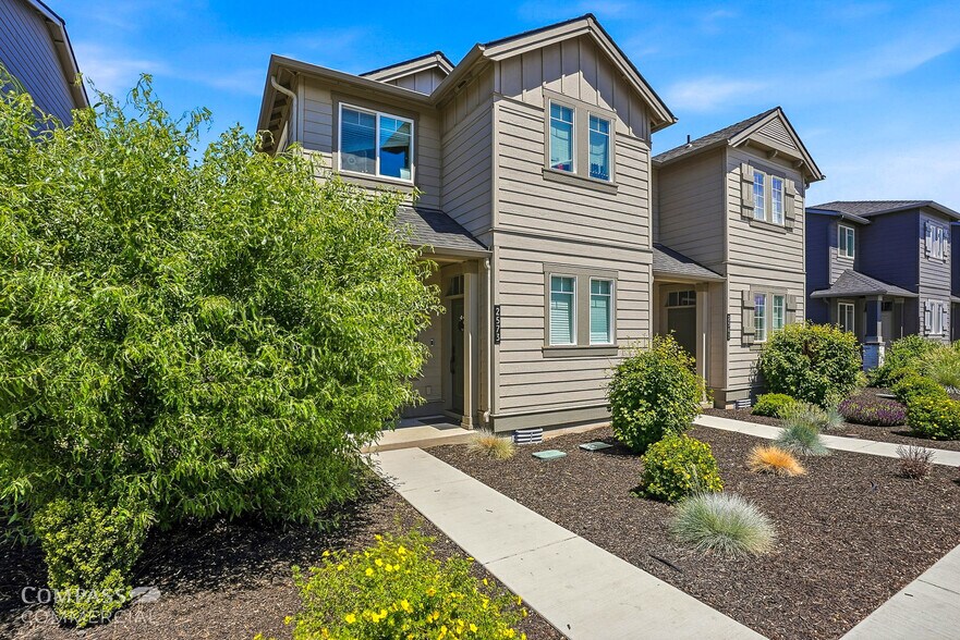 More Photos Of 2598 NW Spruce Cone Ln, Redmond Multifamily For Sale