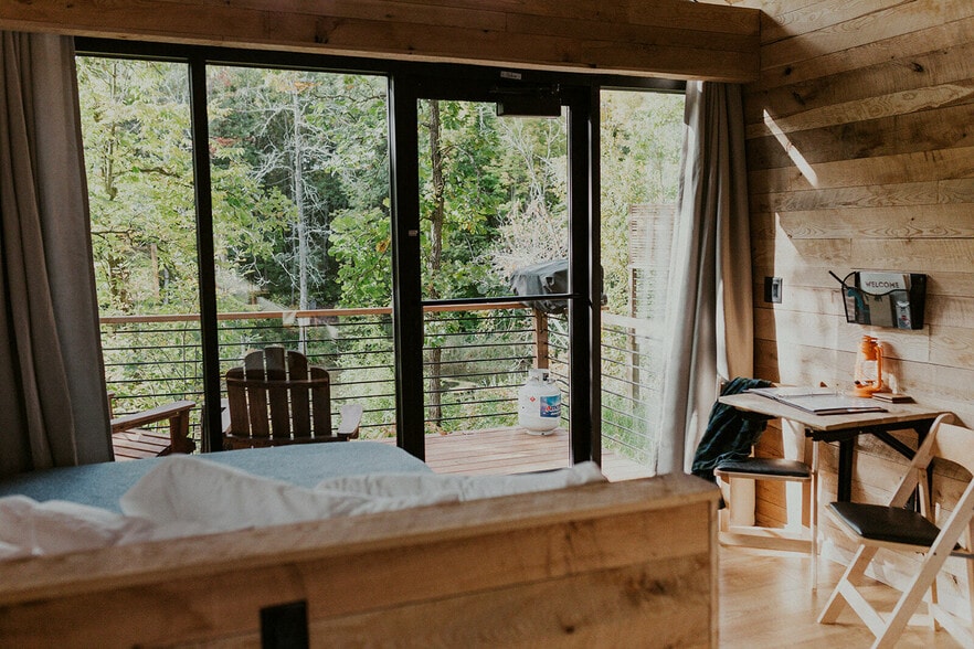 More Photos Of 22642 Highway 6 N, Crosby Hotel For Sale