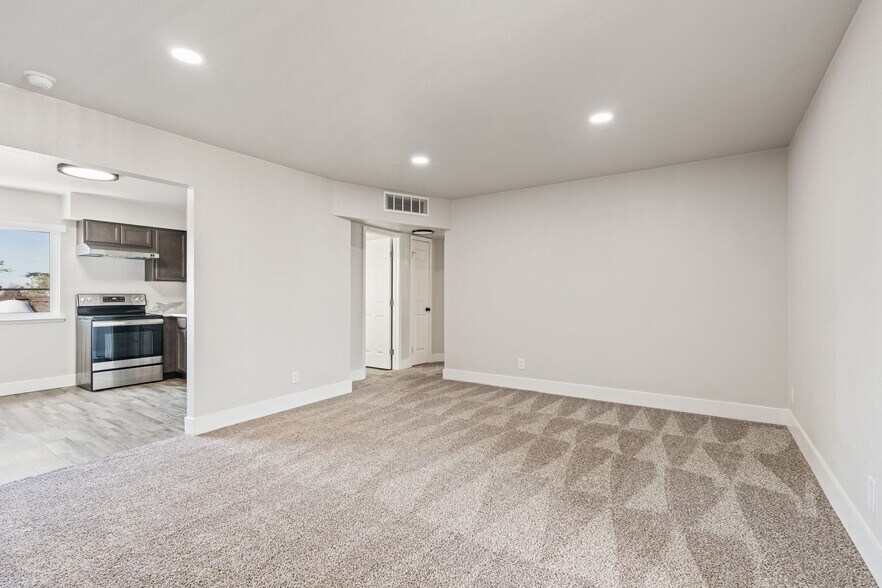 More Photos Of 2017 Winery Ave, Fresno Apartments For Sale