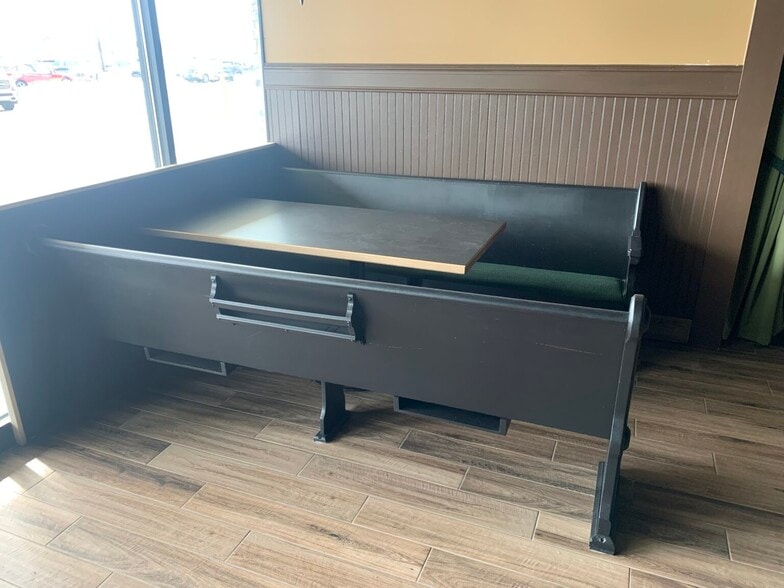 More Photos Of 2051-2325 18 Mile Rd, Sterling Heights Freestanding For Lease