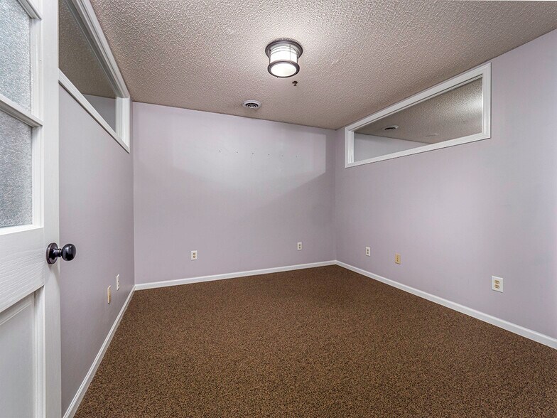 More Photos Of 3165 Fernbrook Ln N, Plymouth Office For Lease