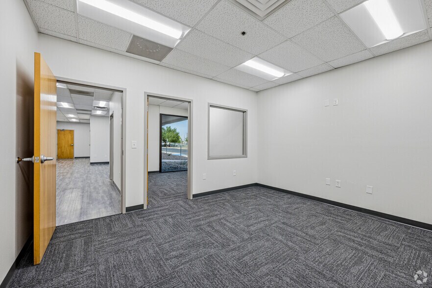More Photos Of 420 A Pan American Dr, El Paso Unknown For Lease