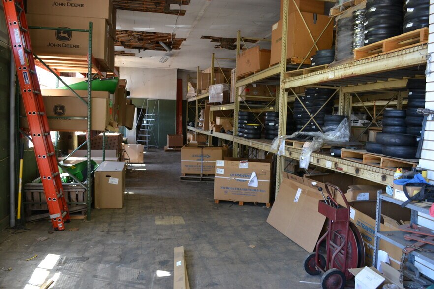 More Photos Of 1111 W 3rd St, Rushville Freestanding For Lease