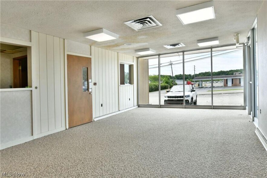 More Photos Of 2900 Elm Rd NE, Warren Medical For Lease