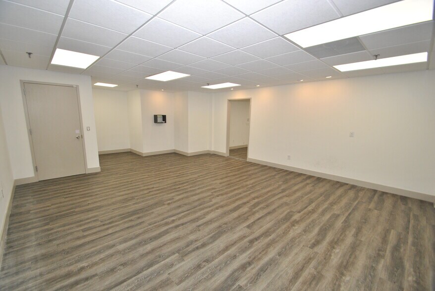 More Photos Of 10 Allen St, Toms River Office For Lease