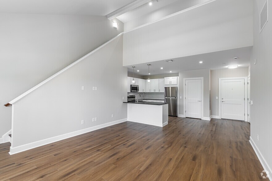 More Photos Of 800 Federal Rd, Brookfield Apartments For Lease