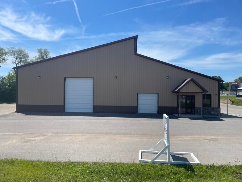 More Photos Of 1080 International Blvd, Clarksville Industrial For Lease