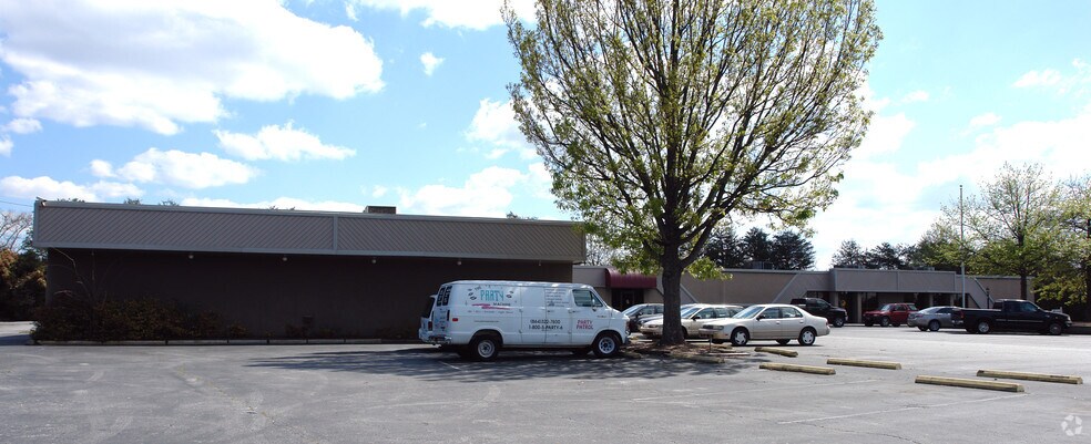 More Photos Of 52-58 Airview Dr, Greenville General Retail For Lease