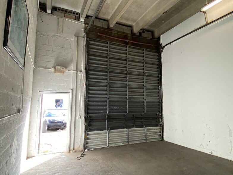 More Photos Of 7130 NW 35th Ave, Miami Warehouse For Lease