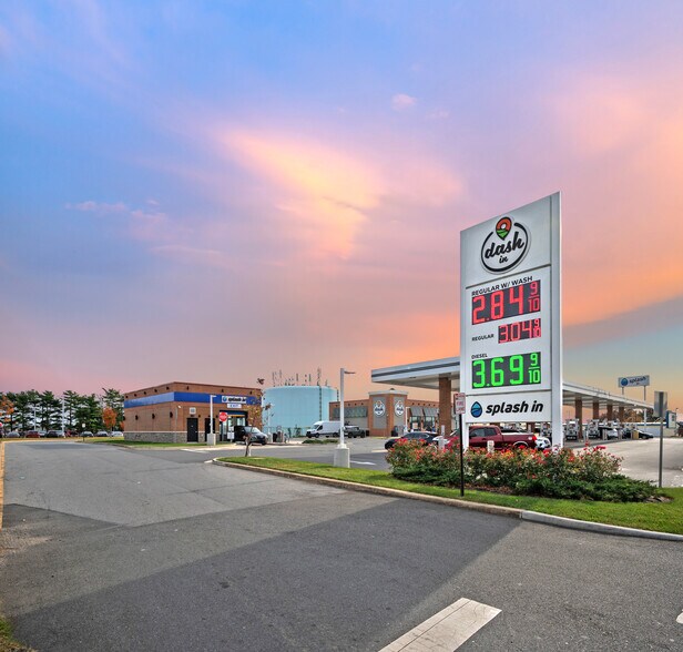 More Photos Of 154 N DuPont Hwy, New Castle Service Station For Sale