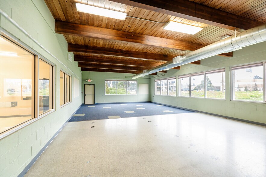 More Photos Of 2992 SE Monroe St, Milwaukie Daycare Center For Sale