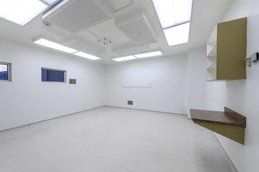 More Photos Of 5556 Gasmer Dr, Houston Rehabilitation Center For Lease