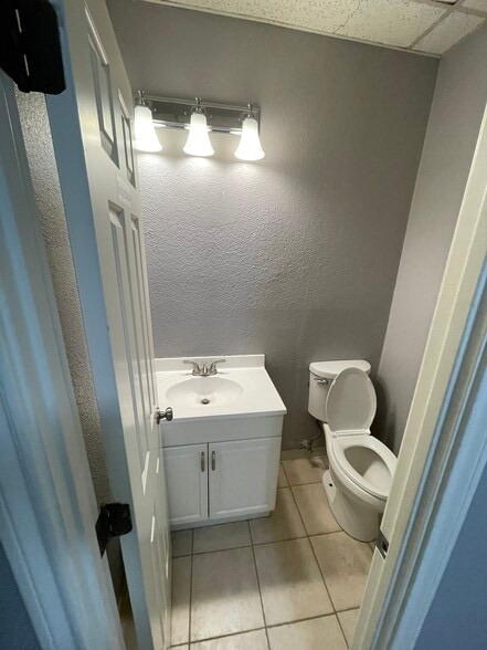 More Photos Of 1010 Villa Dr, Euless Storefront Retail Office For Lease