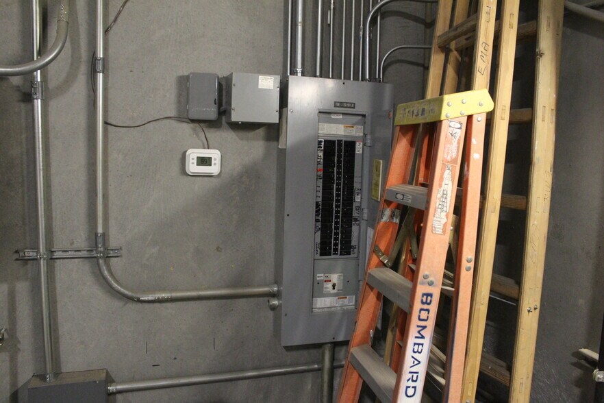 More Photos Of 2919 N Lamb Blvd, Las Vegas Warehouse For Lease
