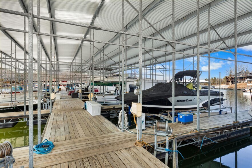 More Photos Of 1155 Marina Rd, Elberton Marina For Sale