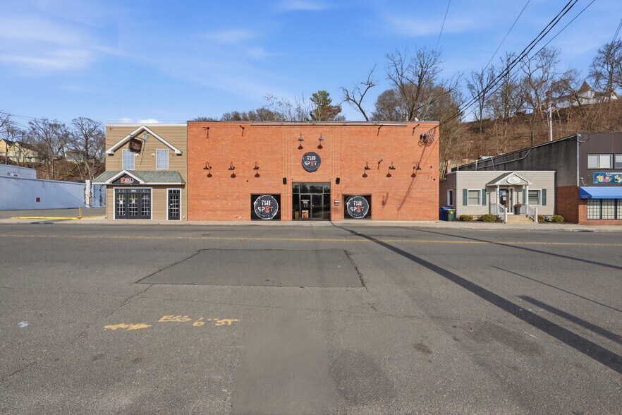 Primary Photo Of 370 E Main St, Ansonia Restaurant For Sale
