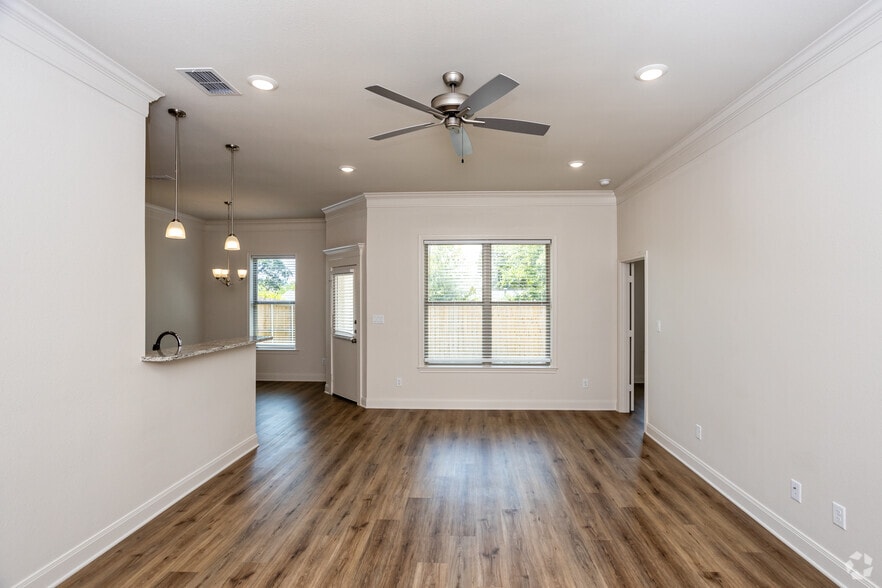 More Photos Of 8406 Cambridge Rd, Tyler Apartments For Sale