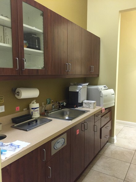 More Photos Of 1601-1747 S Cicero Ave, Cicero General Retail For Lease
