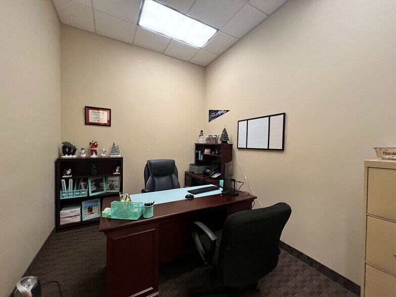 More Photos Of 6677 W Thunderbird Rd, Glendale Medical For Sale