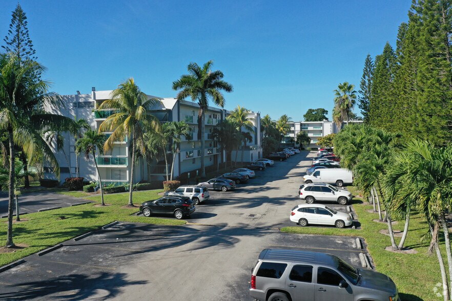 More Photos Of 8445 Springtree Dr, Sunrise Apartments For Sale