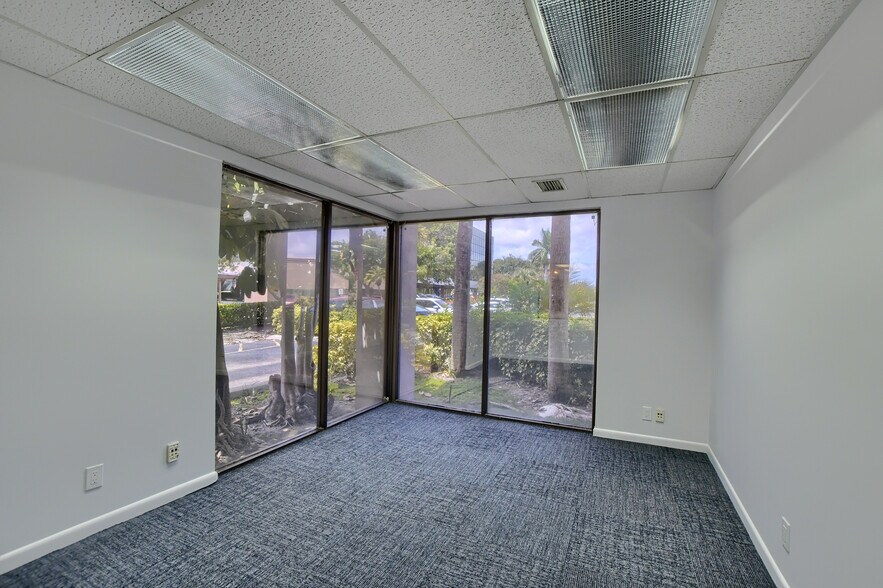 More Photos Of 1300 N Federal Hwy, Boca Raton Medical For Sale